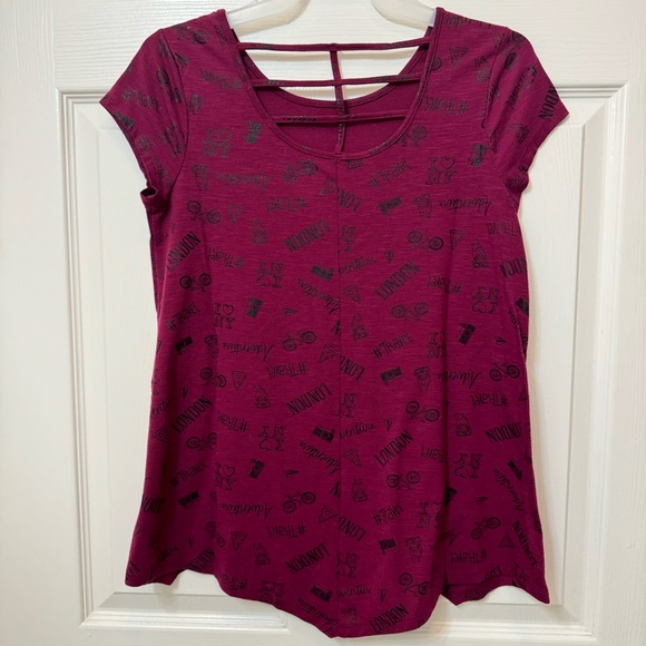 Lot Of 2 SO Girls Tops Size 14 & 16 Multi Color Cap Sleeves Flowy Graphic Print - Picture 3 of 16